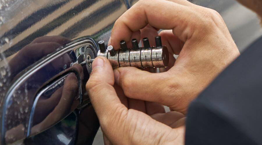 Expert new roof installation services in Tuscumbia, MO